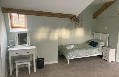 Tyn-Y-Berth Sleeps 27 luxury group accommodation - Photo 18