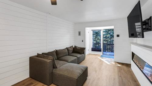 Beautiful Ski-in Ski-out Condo Located On The Eagle Point Resort! condo - Foto 2