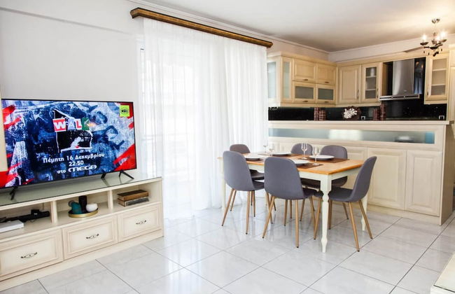 Elegant & Spacious Apt. with Sea View - Photo 22