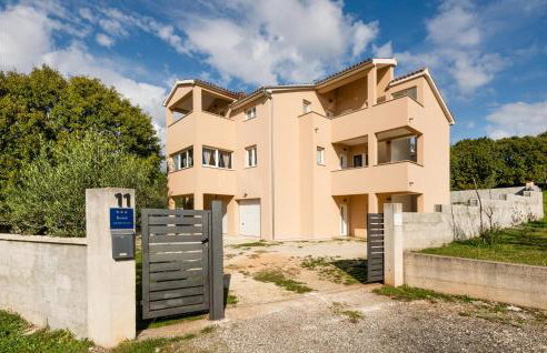 Beautiful Apartment In Beloci With Wifi - Foto 1