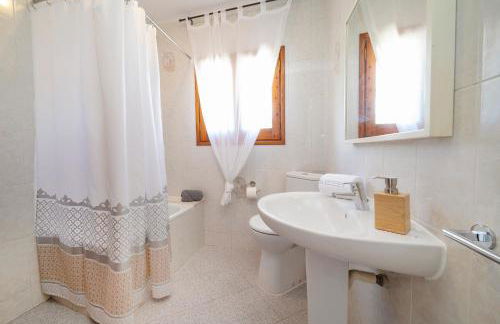 21 Sleeps Private Pool Villa & BBQ Near Barcelona - Foto 70