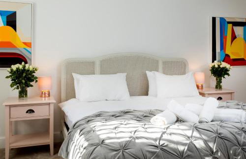 Luxe Detached 3 Bed Luxe House on Exclusive Private Estate Close to Coast Free Hot Tub Sleeps 6 Private Parking for 2 Cars - Photo 11