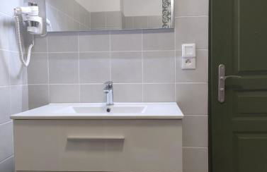 Le Cosy du Plongeoir - T2 neuf avec vue sur le lac de Serre Ponçon et grande terrasse avec jardin - Photo 18