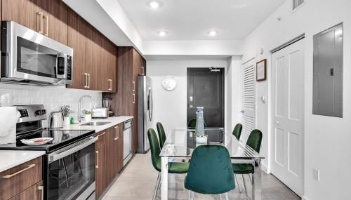 Gorgeous 3-Bed Retreat Mins from Bayside and Parking - Photo 4