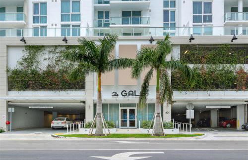 Tiffany Hazel - Rooftop Pool, Gym, & Walk to Beach - Foto 26