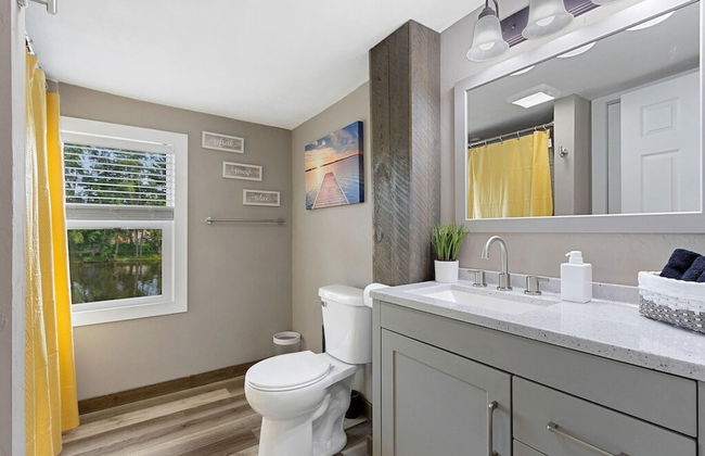 Lazy River Villa - Hottub Fenced Yard Sleeps 11 - Foto 11