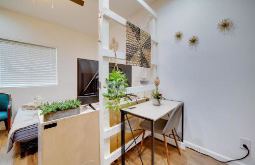 Work and Play! Studio Retreat 2 Mi to Dtwn Riverside - Foto 11