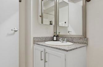 New Downtown Indy 3BR Retreat Sleeps 10 - Arcade - Foto 44