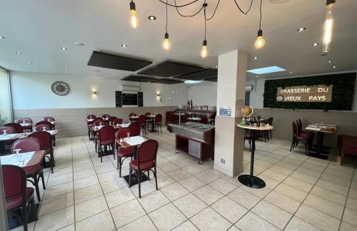 Airport Paris Eiffel Tower Center Roissy CDG - Foto 55