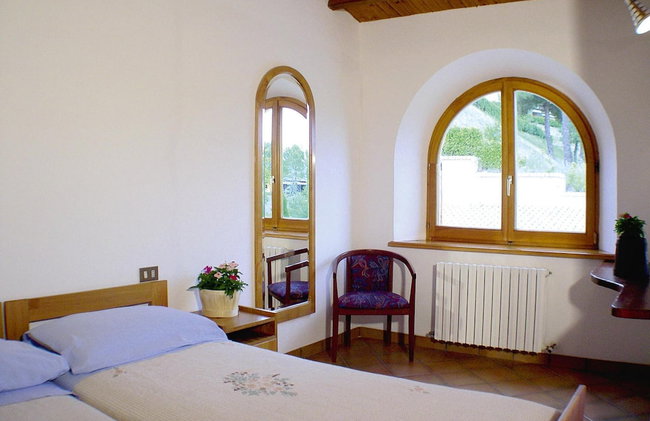 Hotel in Marche With Scenic Hiking Trails - Photo 10