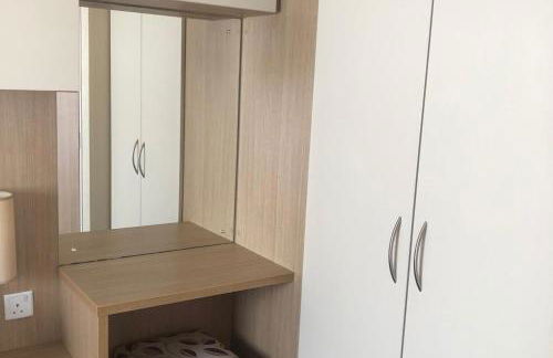 Seaside 2-Bed Caravan Retreat - Sleeps 6 & Parking - Foto 8