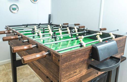 Family Country Retreat w Pool, Games & Fire Pit - Photo 53