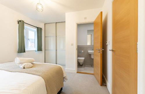 Heathrow House with Parking - Sleeps 5 near M25, Virginia Water, Thorpe Park & Legoland, Mid To Long Term Bookings Welcome - Foto 16