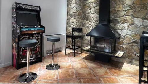 Villa Oasis entre Viñedos cerca de Barcelona con A A y piscina climatizada - Foto 2