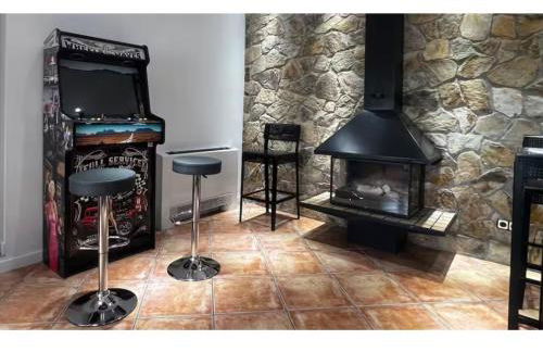 Villa Oasis entre Viñedos cerca de Barcelona con A A y piscina climatizada - Foto 2