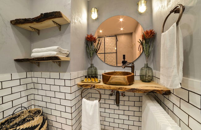 The Majestic Garden Suite - Photo 20