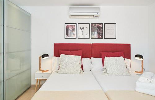 Charming Patio Villa With Private Pool - 6BR - In The Heart of Playa den Bossa - Walk To Ushuaïa, Hi & The Beach! - Photo 21