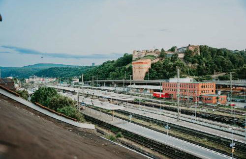 Spacious Penthouse with AC and Free Parking Steps Away From the Central Station - Foto 36