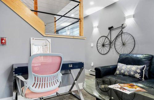 New Sunday River Ski Retreat with Hot Tub Spa - FirePit Sleeps 16 - Foto 70