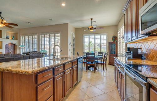 Walk to Parks Home with Pool in Surprise! - Foto 9