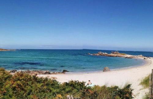 Grande maison dans un village côtier du Finistère - Photo 1