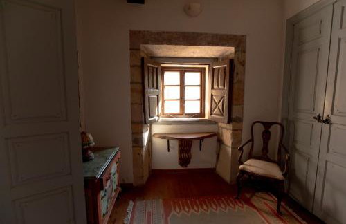 Palacio de Hualle - Photo 38