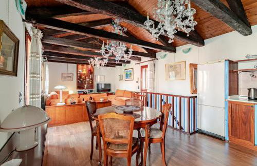 Murano Glass Residence - Photo 16