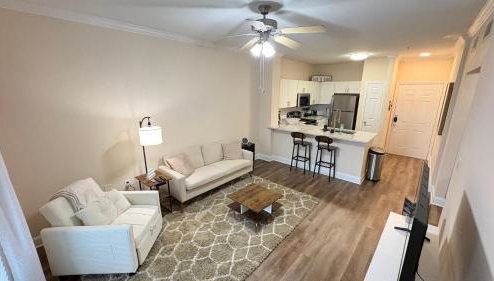 Relaxing Pool-View 1BR Near Top Houston Spots - Foto 1