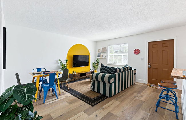 Lovely 2 BR Condo in Sailboat Bend - Photo 5