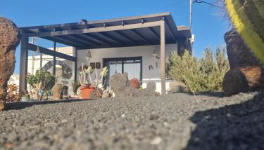 Apartamento con terraza y jardín - Foto 2