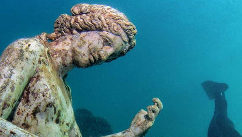 Snorkel en el Parque Arqueológico Sumergido de Baia