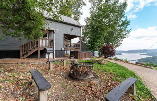 Big Time Hill Cabin with an indoor pool hot tub & great views - Foto 29