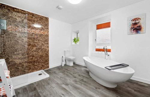 Stunning 2BR Apt - Central High Street Location - Foto 12