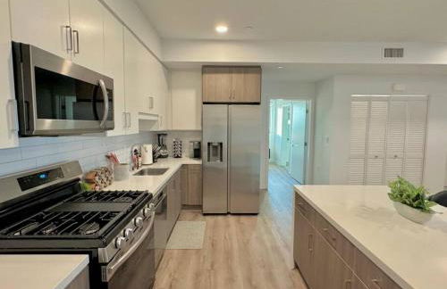 Corner 2 Bedroom 2 Bath Condo - Balcony - Parking - Foto 10