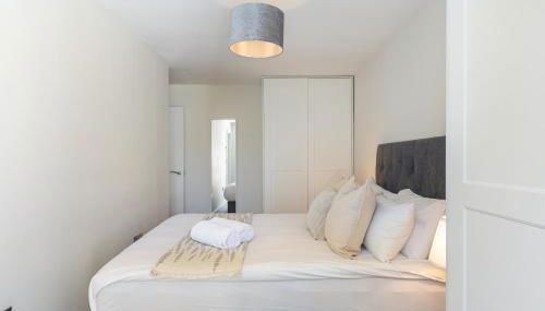 Clapham Luxe - Foto 2, towels, wardrobe