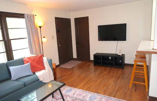 DT Location W Washer and Dryer. Fully Renovated. - Foto 15