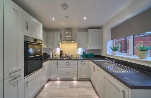 Modern 3-Bed Brand New House Aldershot Town - Foto 2