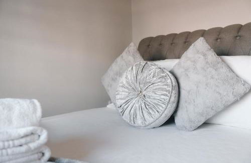 Stylish 2BR Retreat Steps from Kings Cross - Foto 31