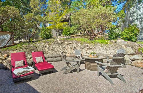 Tree-Lined Twin Peaks Cottage with Custom Stream - Foto 23