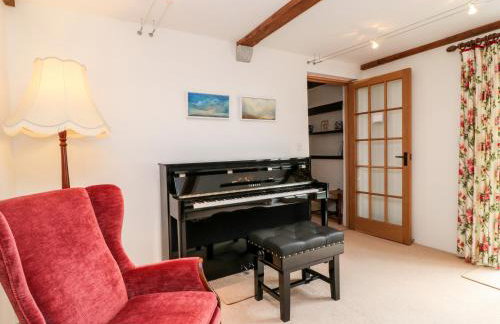 Meadow Lea - Photo 8