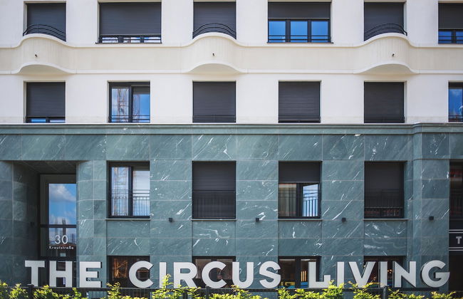 The Circus Living - Photo 41