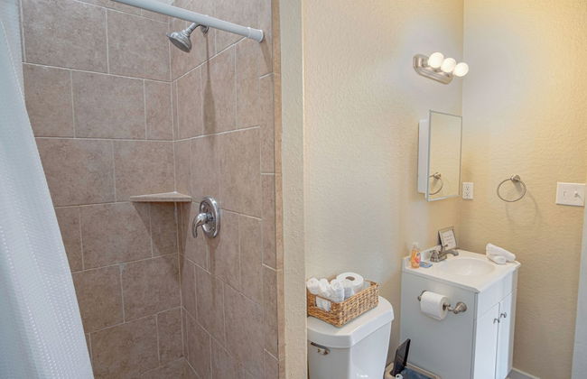 Renovated 2BR Near Downtown SA - Foto 25