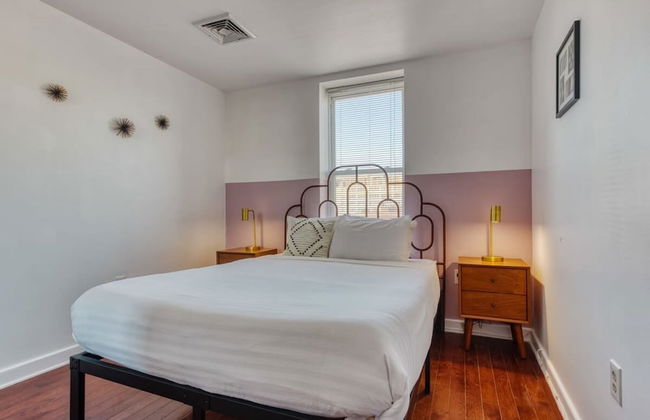 Stairway 3BR Apt w W D Home Theater - Foto 16