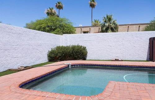 Spacious Arcadia Lite house w pool mtn views - Photo 37