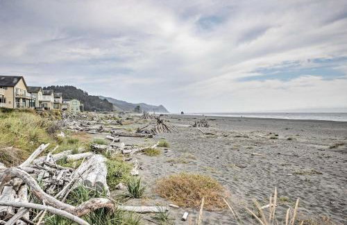 Quiet Waterfront Escape with Hot Tub and Beach Access! - Foto 34