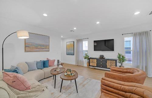 FUN Retro Arcade Villa - Pool&Spa, Arcades, Billiards,BBQ Gazebo Lounge, 10 Mins Strip - Photo 11