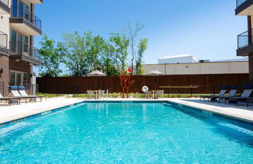 1B1B LUX 1st Flr Apt-2min to TCU+King Bed+Pool+Gym - Foto 22