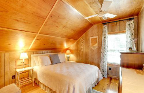 Spacious Riverfront Cottage with Dock in Green Pond! - Foto 15