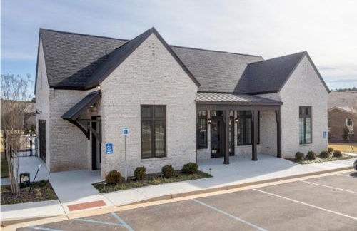 Landing Stylish 2BD Gym Clubhouse - Photo 18