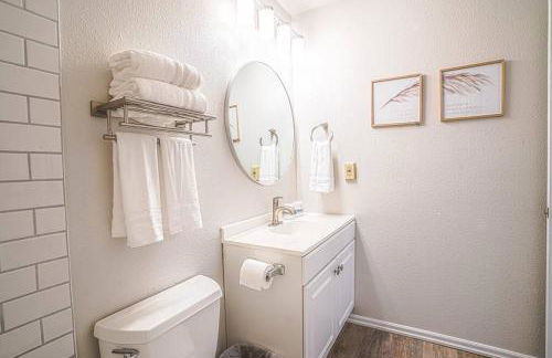 Modern Microsoft Redmond Campus Condo with Balcony - Foto 20